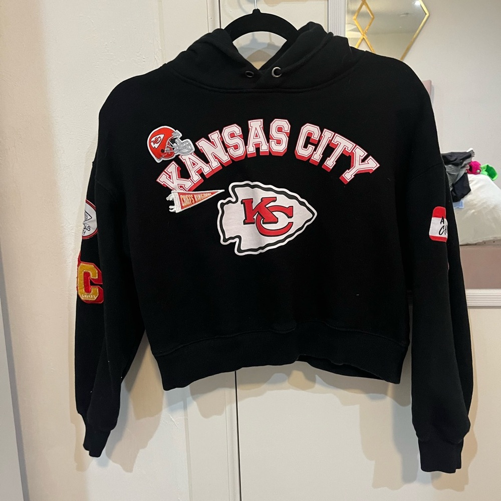 Kansas City Chiefs Black Cropped Hoodie